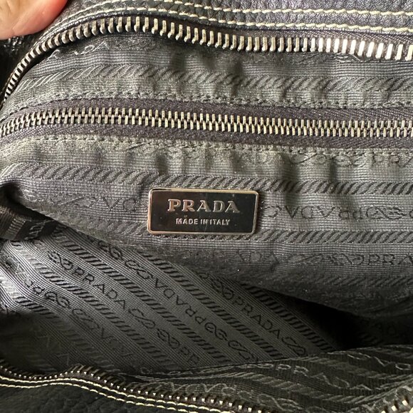 PRADA {VINTAGE} 1990's Hobo Slouch Bag | black pebbled leather - Picture 11 of 15